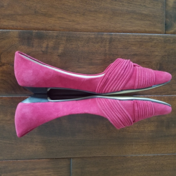 J JILL Pointy Toe Suede Fuchsia Flats - Size 8 - Picture 2 of 8